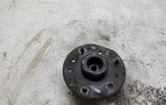 Chevrolet Captiva Front upper strut mount 13k12d