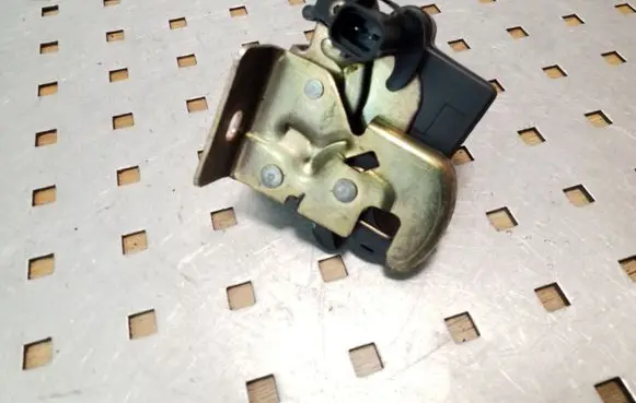 Jeep Grand Cherokee (WJ) Tailgate window lock/catch/latch 