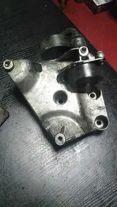 BMW 3 E46 A/C compressor mount bracket 7787319