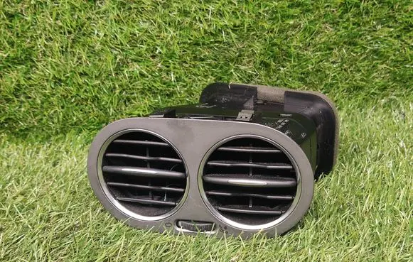 Volkswagen Tiguan Dashboard side air vent grill/cover trim 5M0819759 5M0819709