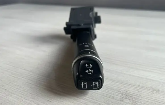 Volvo XC70 Wiper control stalk 30798529