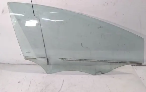Seat Leon (1P) Front door window glass four-door