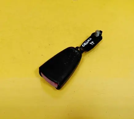 Mitsubishi Carisma Front seatbelt buckle