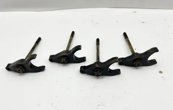 Toyota Land Cruiser (J120) Fuel Injector clamp holder