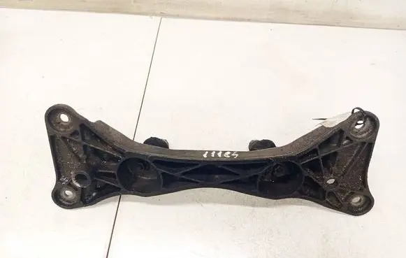 BMW 3 E90 E91 Engine mounting bracket 2231677803301 68572910