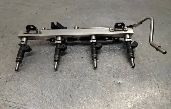 BMW 1 E81 E87 Fuel injector 7506158
