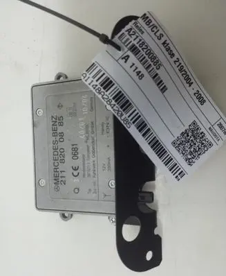 Mercedes-Benz CLS C219 Aerial antenna amplifier A2118200885