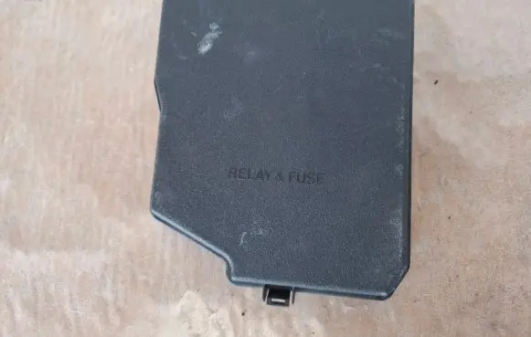 Fuse box cover