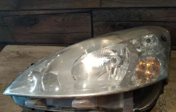 Peugeot Partner Headlight/headlamp