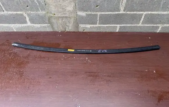 KIA EV6 Quarter panel pressure vent 