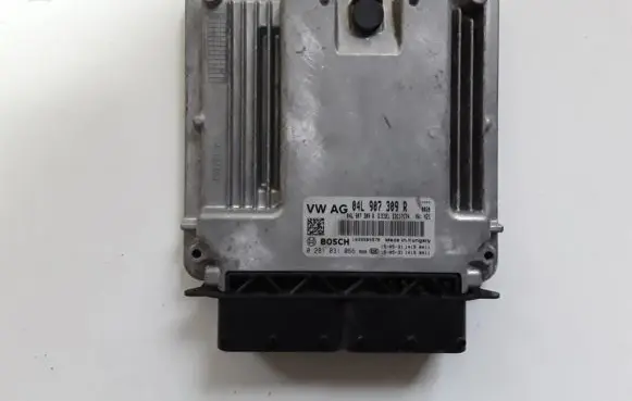 Volkswagen PASSAT B8 Engine control unit/module 04L907309R