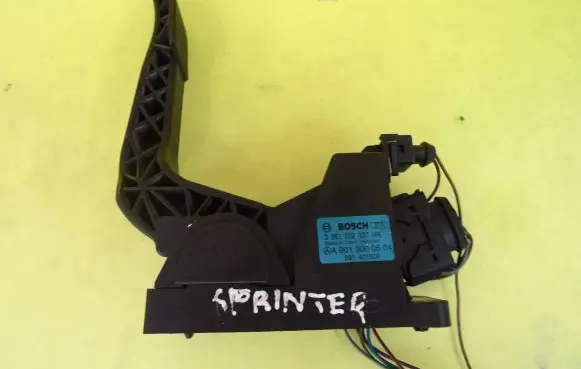 Mercedes-Benz Sprinter W901 W902 W903 W904 Accelerator throttle pedal 0281002337
