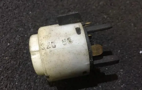 Audi A6 S6 C5 4B Ignition lock contact 4b0905849