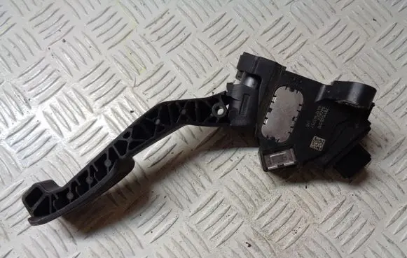 Toyota Yaris Accelerator throttle pedal 781100D010