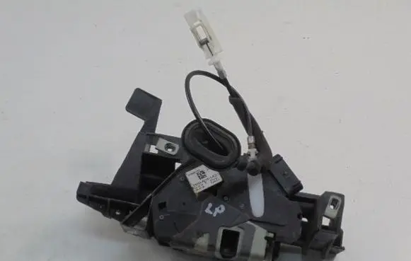 Ford Mondeo MK I Front door lock BM5AA21813AG