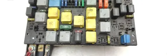 Mercedes-Benz ML W163 Fuse module 1635450205 10042280