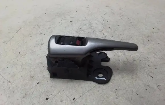 Toyota Corolla Verso AR10 Front door interior handle