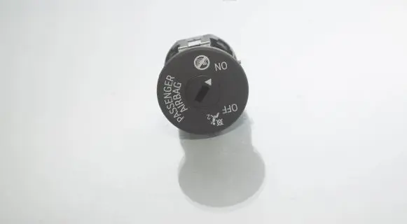 BMW 1 F40 Passenger airbag on/off switch 9483731 61319483781 9326501