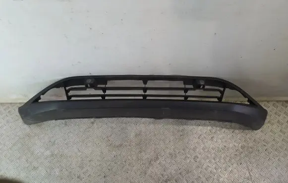 Front bumper lip