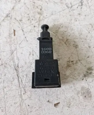 Volkswagen Golf IV Brake pedal sensor switch 1J0945511A