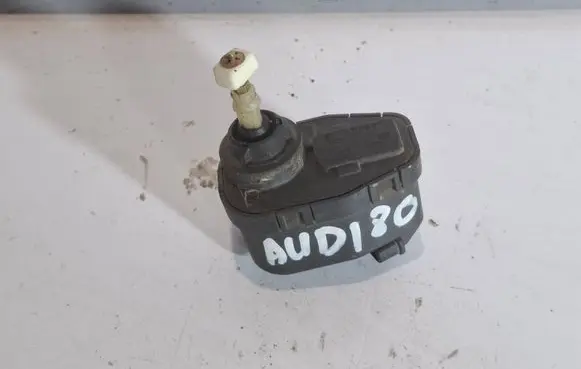 Audi 80 90 B3 Headlight level adjustment motor 893941295A