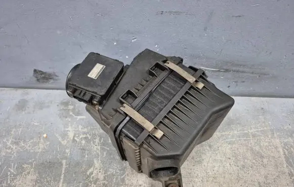 Mitsubishi Outlander Air filter box
