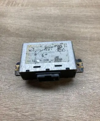 Audi A4 S4 B5 8D Alarm control unit/module 4D0951173B