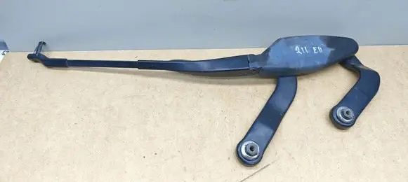 Mercedes-Benz E W211 Front wiper blade arm A2118240049