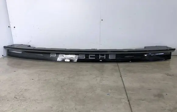 Porsche Taycan 9J1 Third/center stoplight 9J1945082B