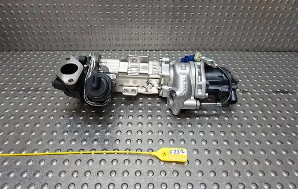 Jeep Grand Cherokee EGR valve cooler 68509351AA 49002023F