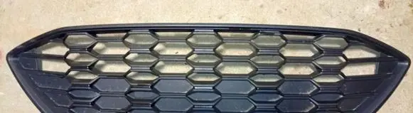 Ford Focus Front bumper upper radiator grill 2370110 JX7B-8200-TB JX7B-8200-TA