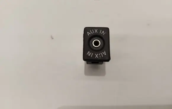 Volkswagen Transporter - Caravelle T5 AUX in-socket connector 5H0035724
