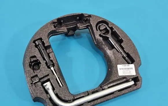 Audi A6 S6 C7 4G Spare wheel section trim 4G0012109 IMPRK1529435