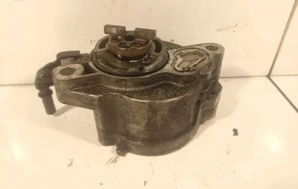 Volvo S40 Vacuum pump D1562a