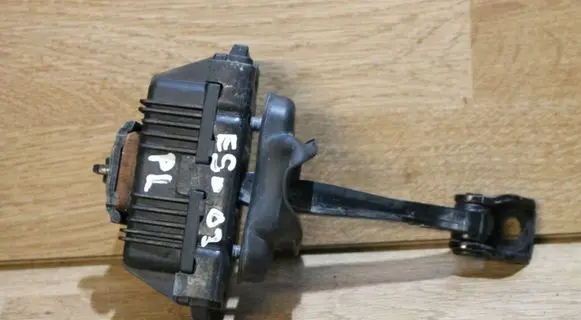 BMW 3 E90 E91 Front door check strap stopper