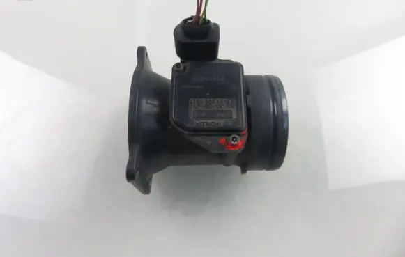 Volkswagen PASSAT B5 Mass air flow meter AFH6010C 06A906461B