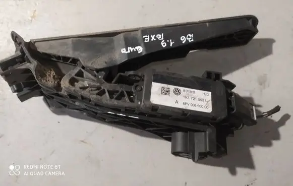 Volkswagen PASSAT B6 Accelerator throttle pedal 1K1721503L