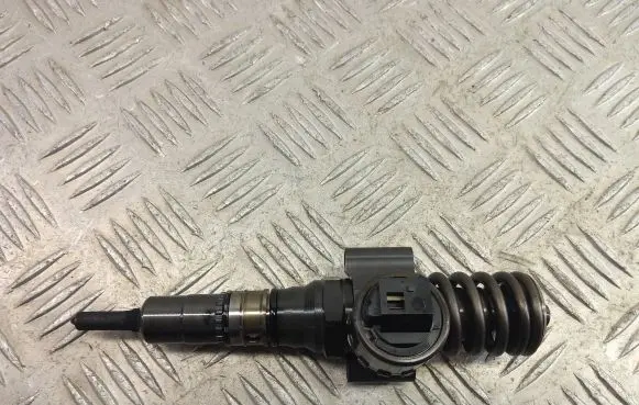 Skoda Octavia Mk1 (1U) Fuel injector 0414720404