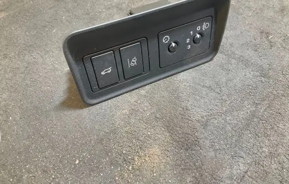 Land Rover Discovery Sport Headlight level height control switch FK7211654CC 15050601 MP17BB00325