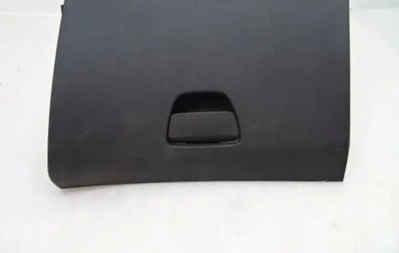 Peugeot 208 Glove box 9673811277