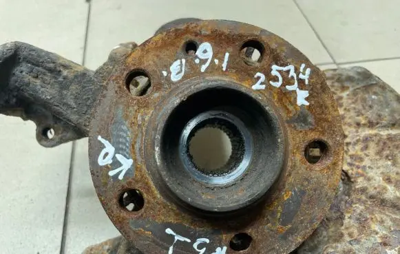 Audi A3 S3 8L Front wheel hub spindle knuckle
