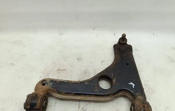 Opel Astra H Front lower control arm/wishbone 90436036