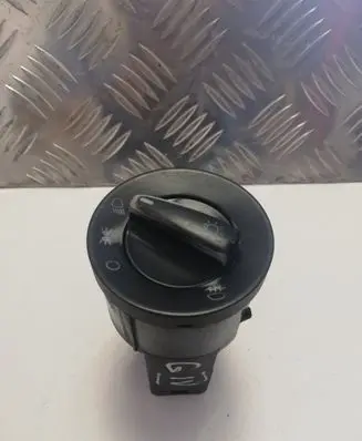 Volkswagen Golf IV Light switch 1C0941531 04052030