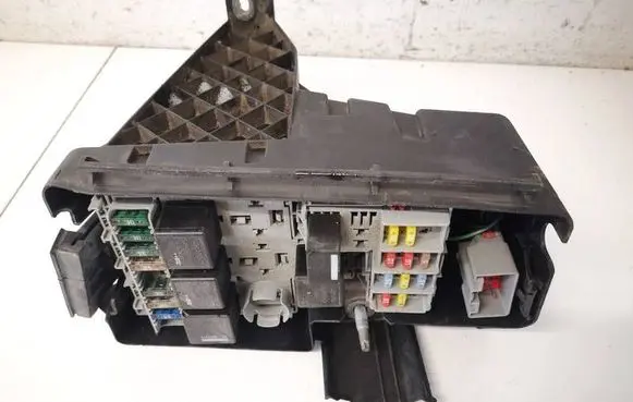 Volvo S60 Fuse box set 8690698 30797010
