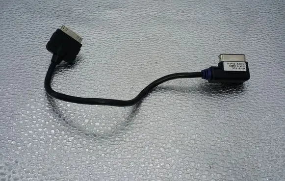 Audi A4 S4 B8 8K iPod connector socket 4F0051510K IC40219RO4036