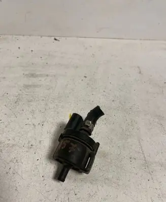 Volkswagen PASSAT B5.5 Valve vacuum 058133459F PX04212132