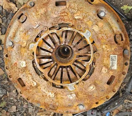 Volkswagen Crafter Pressure plate 03L141018F