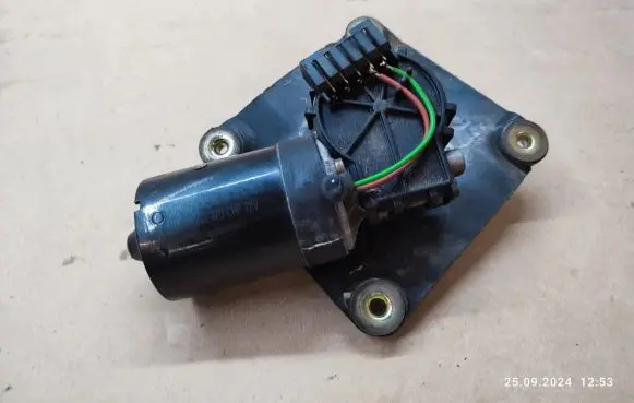 Volvo S40, V40 Wiper motor 0390241170