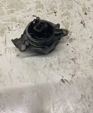 BMW 5 E60 E61 Vacuum valve 