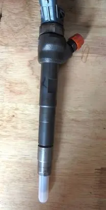 Jaguar XE Fuel injector 0445110654